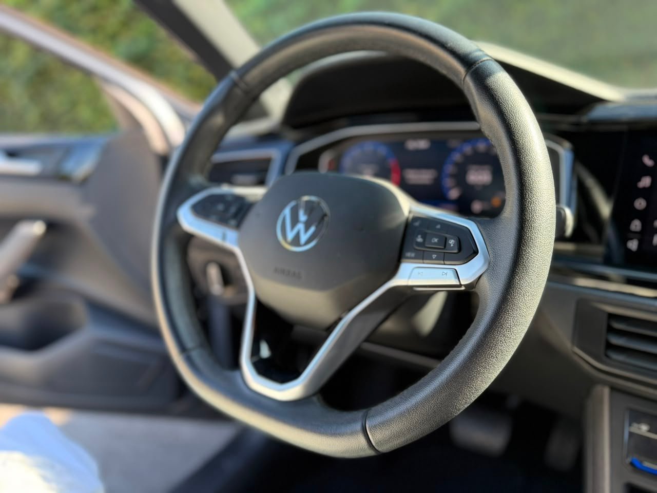 VOLKSWAGEN Nivus